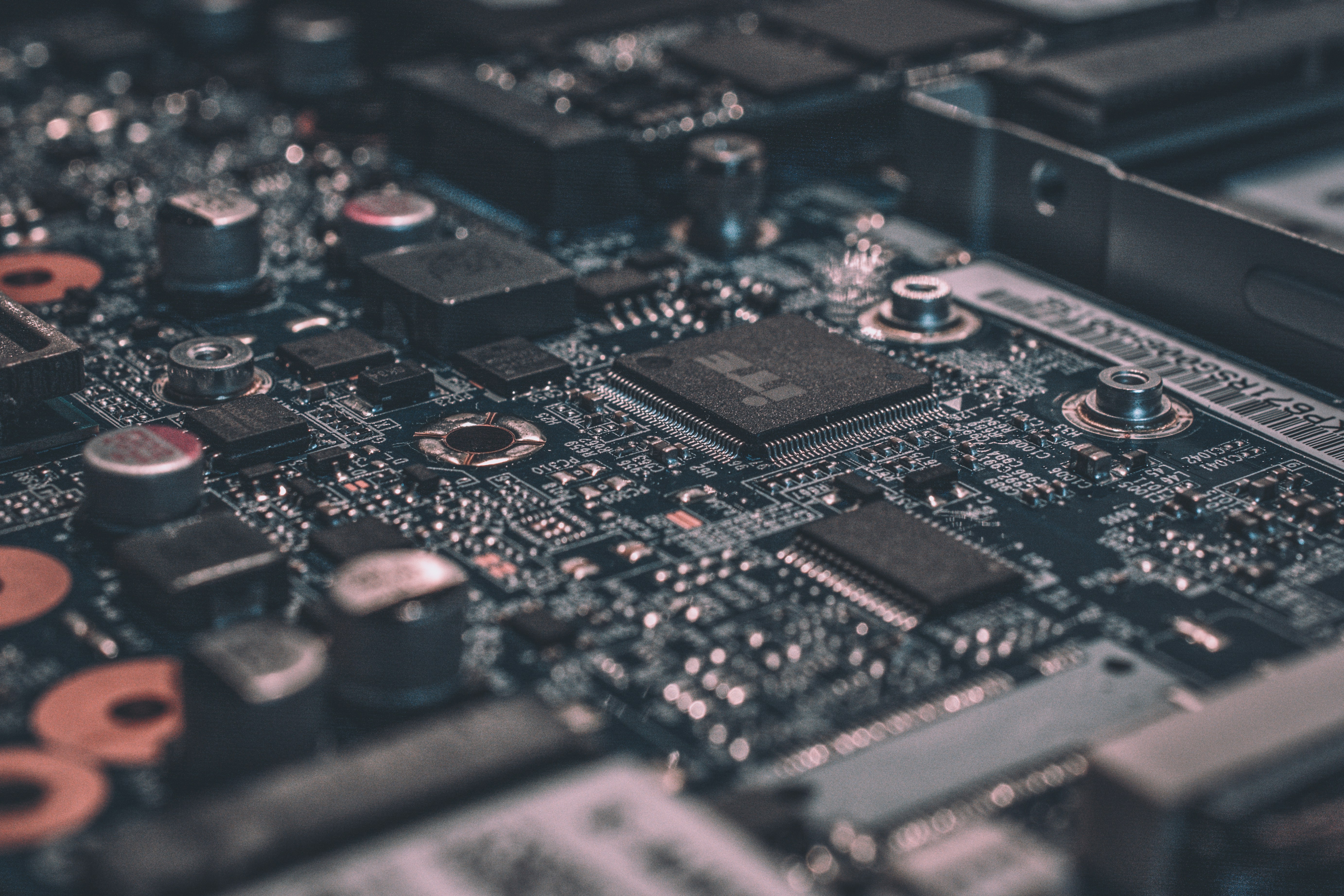 Placă electronică detaliată, simbol al performanței hardware
